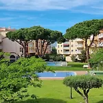 Apartamento A 200 M De La Playa Con Vista A La Piscina Y Parking Cubierto Gratuito